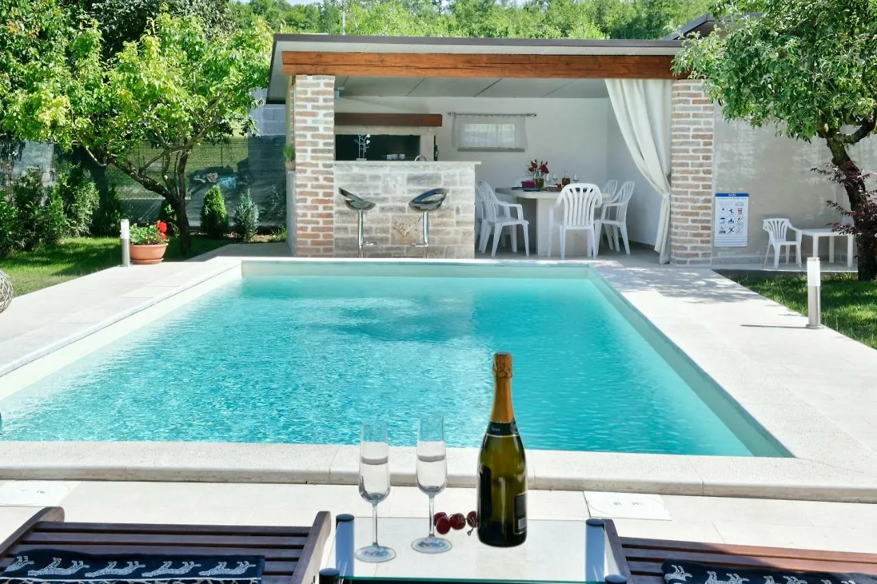 Villa Aromatica Vižinada 0*,  Kroatien